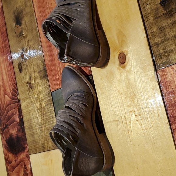 Free People Shoes - Picture 3 of 5